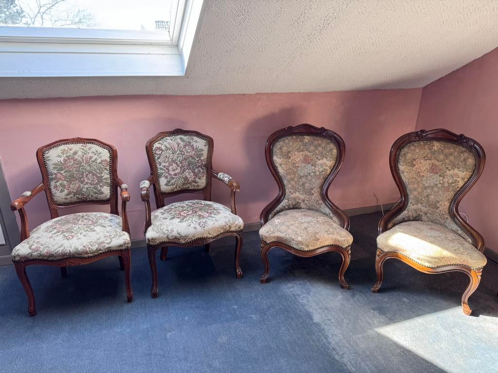 Antieke stoelen zeer nette staat, Ophalen