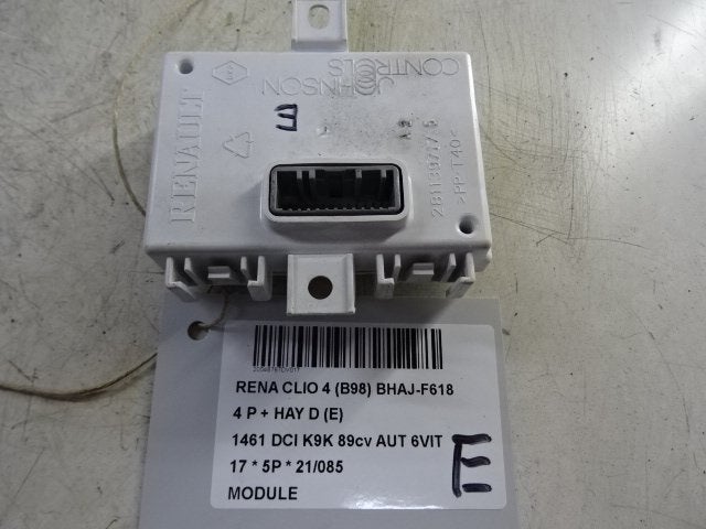 COMPUTER Renault Clio IV (5R) (01-2012/08-2021) (283467937R), Gebruikt, Renault, Peter-Huppertz-Straße 5
51063  Köln, DE, Dialog.deutschland@renault.de
