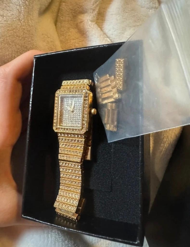 Gouden horloge (waterproof), Handtassen en Accessoires, Horloges | Dames, Ophalen, Zo goed als nieuw, Staal
