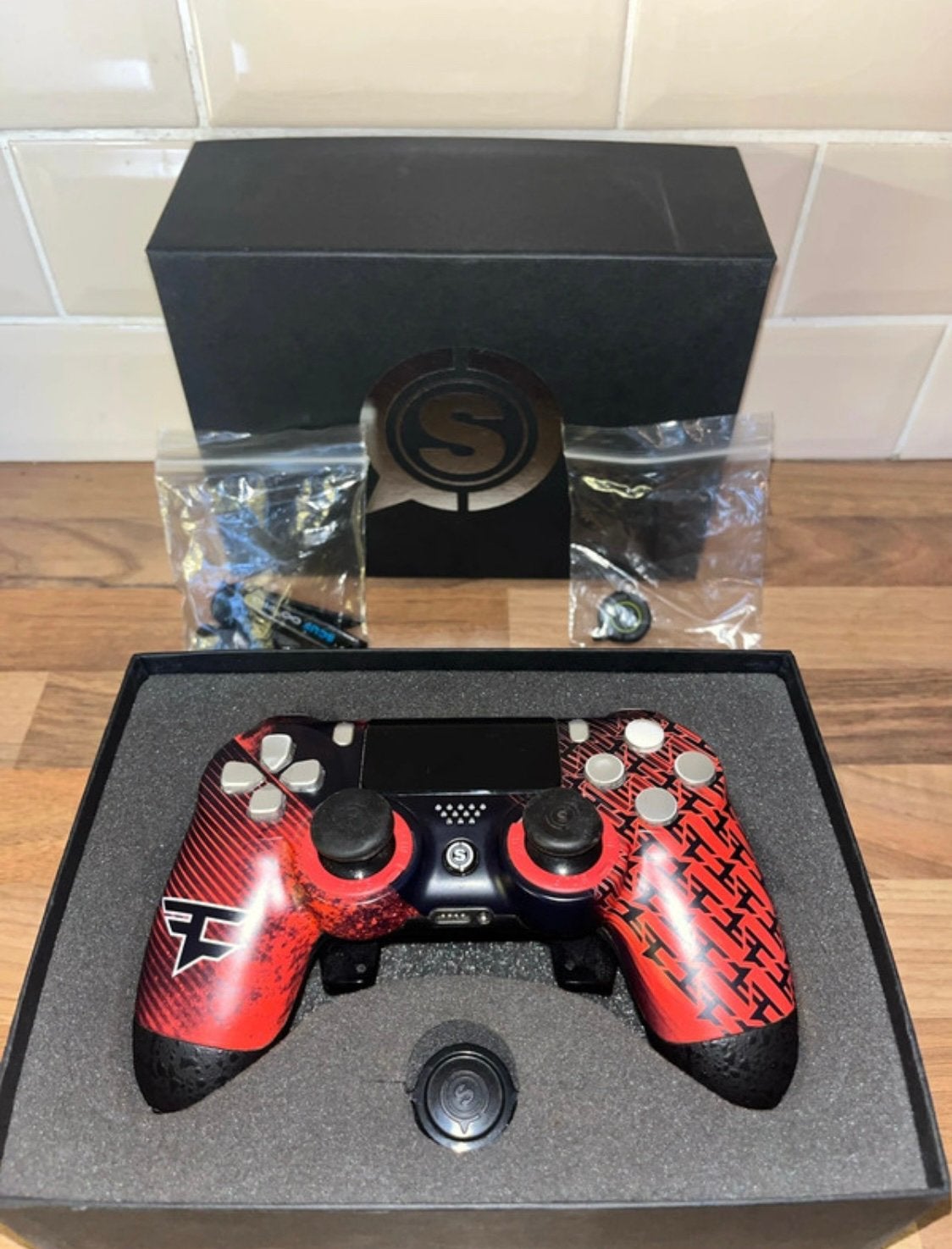 Faze Scuf Controller -PS4- Limited Edition, Sans fil, Enlèvement ou Envoi, Comme neuf, PlayStation 4