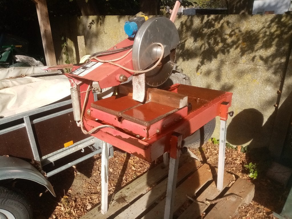 Diamantzaagmachine steen 350 euro, Ophalen, Zo goed als nieuw