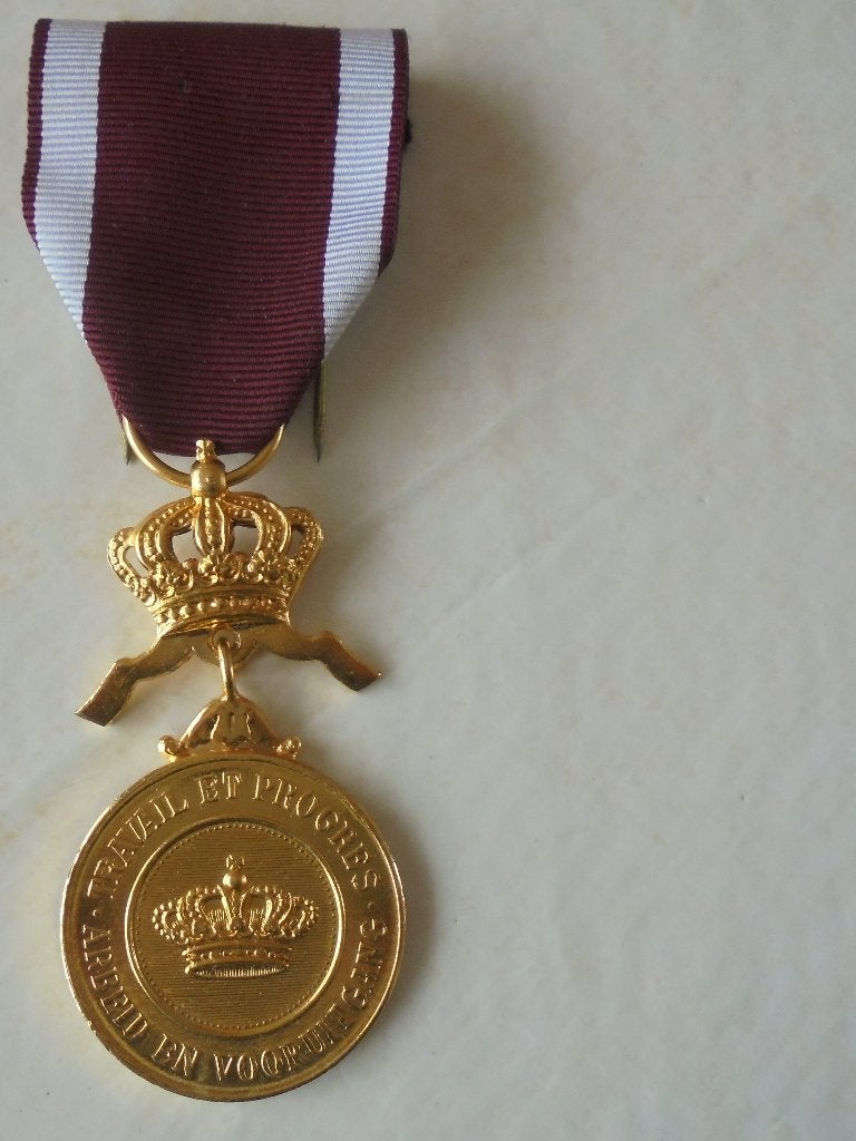 ereteken,gouden medaille kroonorde 2 talig, Verzamelen, Ophalen of Verzenden, Lintje, Medaille of Wings