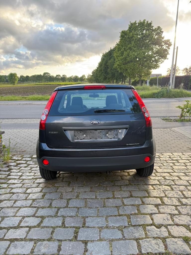 Prachtige Ford Fiesta 1.3 benzine 75 000 km, Auto's, Bedrijf, Euro 4, Te koop, Note