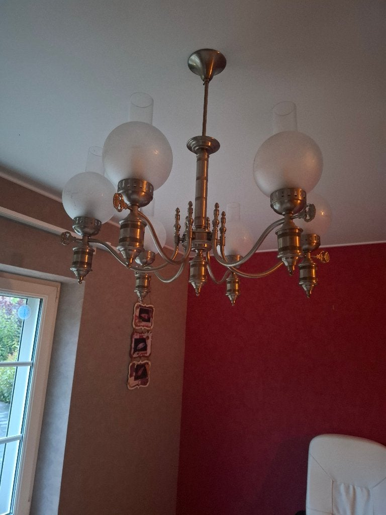 Lustre en étain, Enlèvement