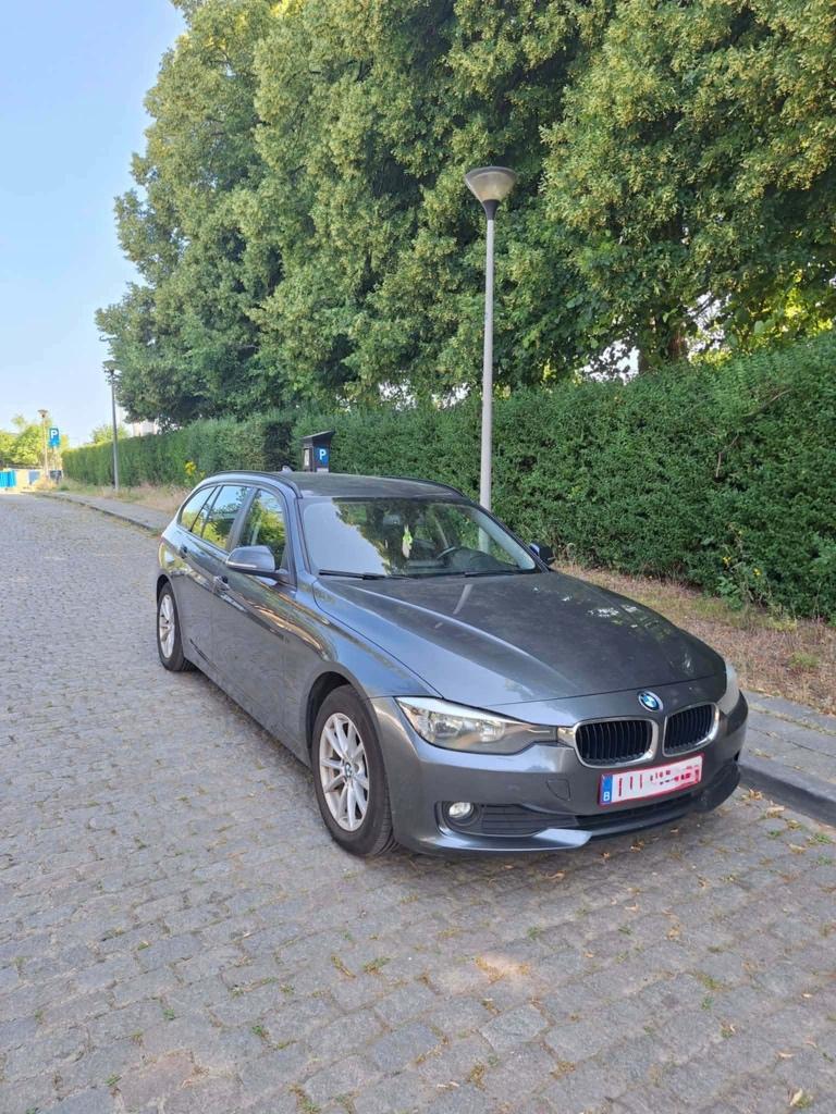 BMW 318 D Touring F31, Autos, BMW, Achat, 110 kW, Boîte manuelle, Noir