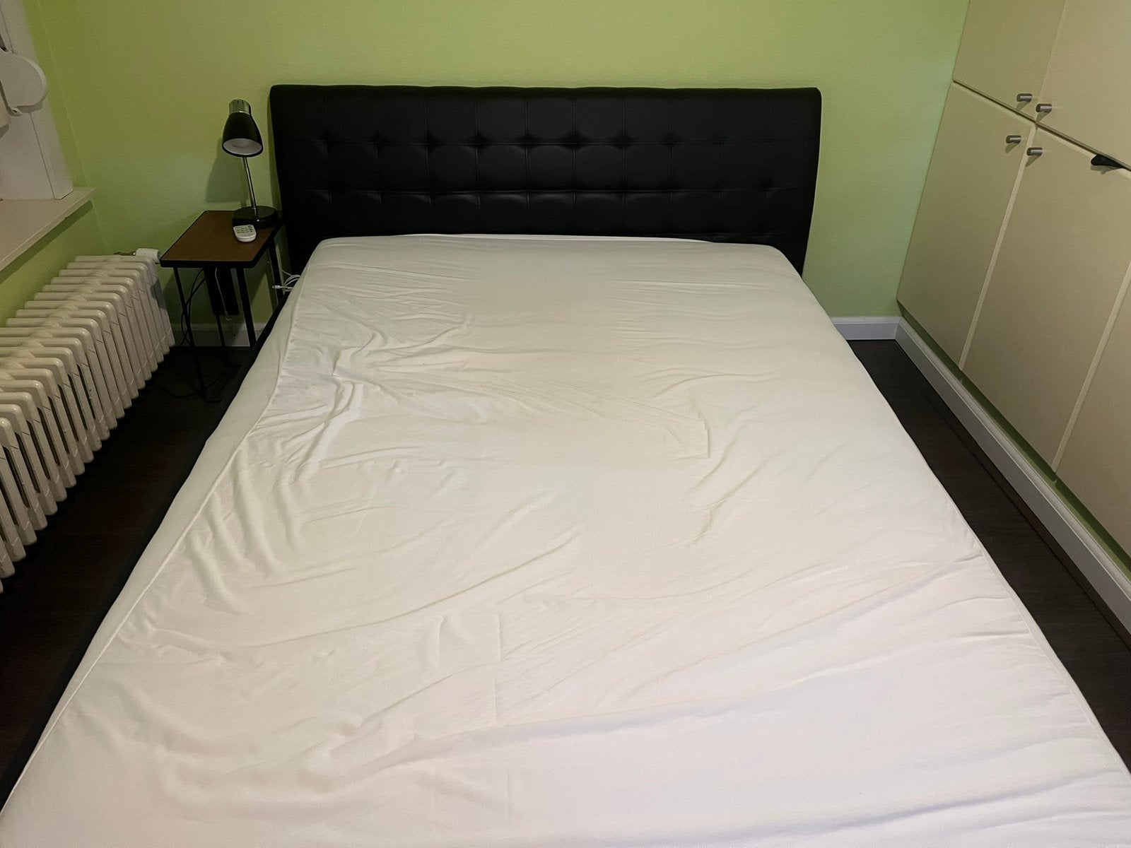Tweepersoonsbed WEBA 140x200 incl. matras en lattenbodems, Ophalen, Zo goed als nieuw, Zwart, 200 cm