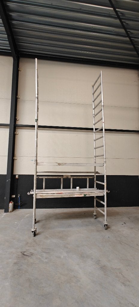 Aluminium stelling Altrex 6 meter werkhoogte, Doe-het-zelf en Bouw, Steigers, Gebruikt, Gevelsteiger, 5 meter of hoger, Ophalen