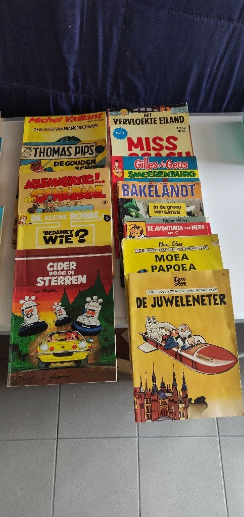 350 strips te koop als geheel, Boeken, Meerdere stripboeken, Ophalen, Gelezen