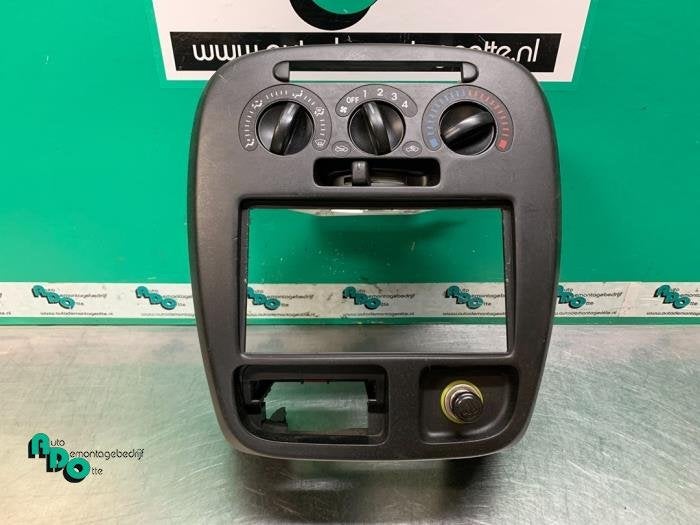 Kachel Bedieningspaneel van een Daihatsu Cuore (Cuore 03-), Auto-onderdelen, Gebruikt, Daihatsu, -, -