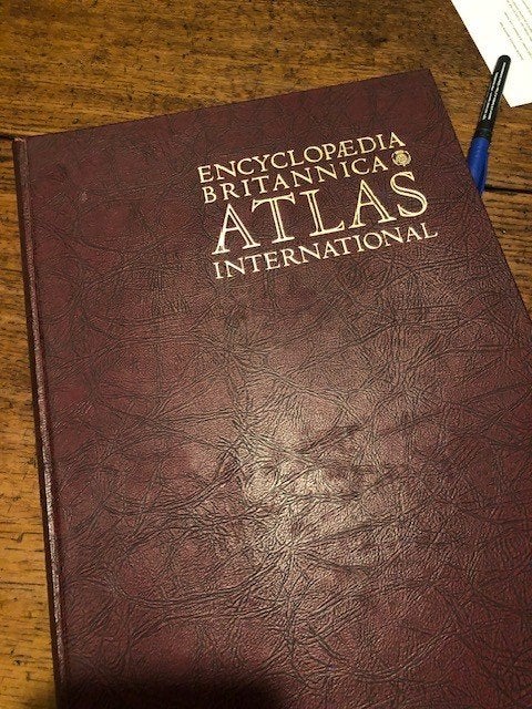 Atlas Britannica, Livres, Enlèvement