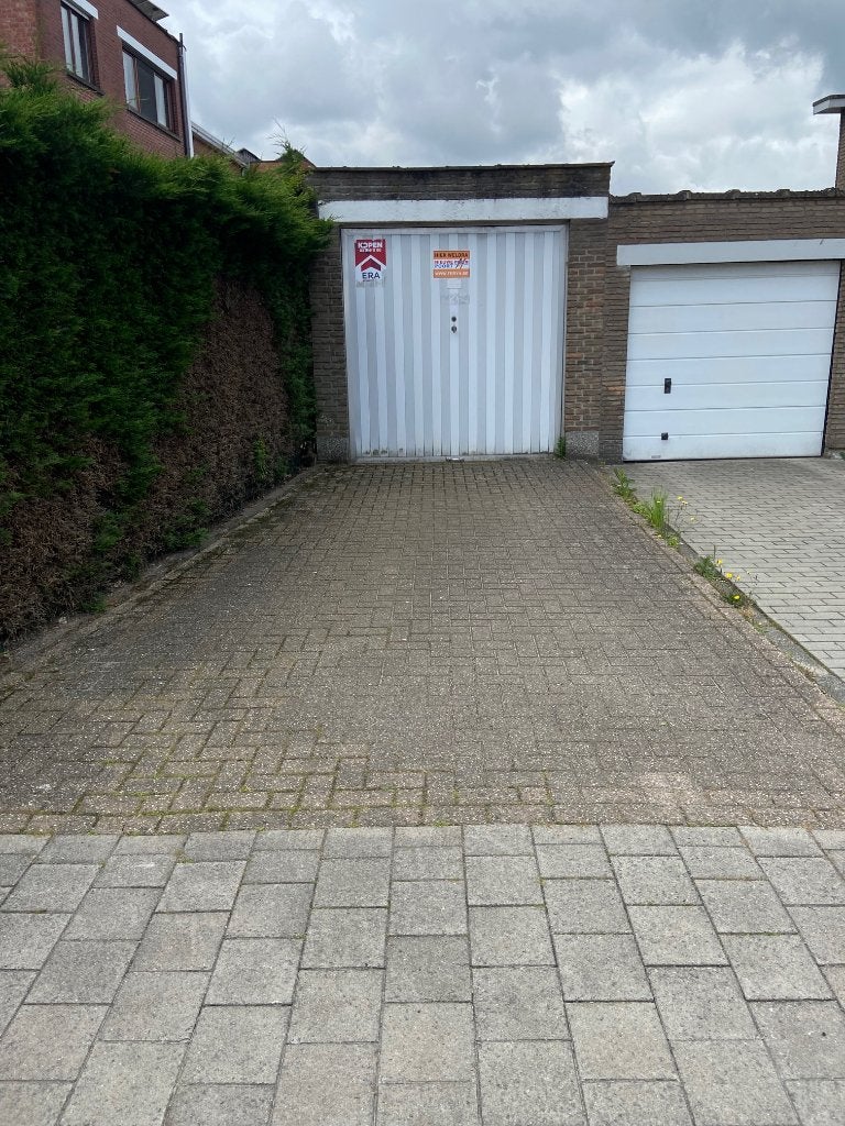 Ruime Garagebox te Huur in Hoboken – Mét Extra Oprit!, Immo, Garages & Places de parking, Province d'Anvers