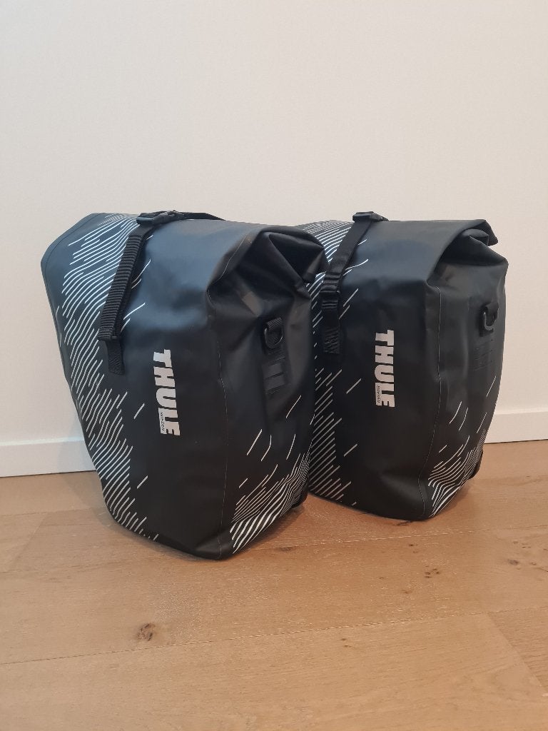 Fietstassen 2x25 liter, Ophalen, Zo goed als nieuw, Thule Shield