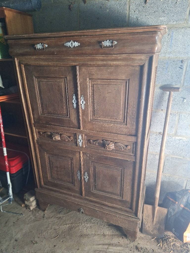 Armoire en bois avec sculptures décoratives, Maison & Meubles, 25 à 50 cm, Utilisé, 50 à 100 cm, Chêne