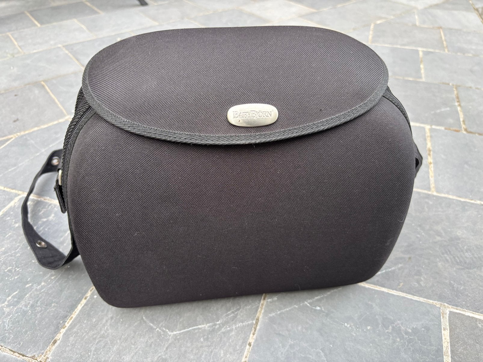 Handige, compacte luiertas van Baby Björn, Kinderen en Baby's, Verzorgingstas, Zwart, Ophalen of Verzenden, Extra vakken