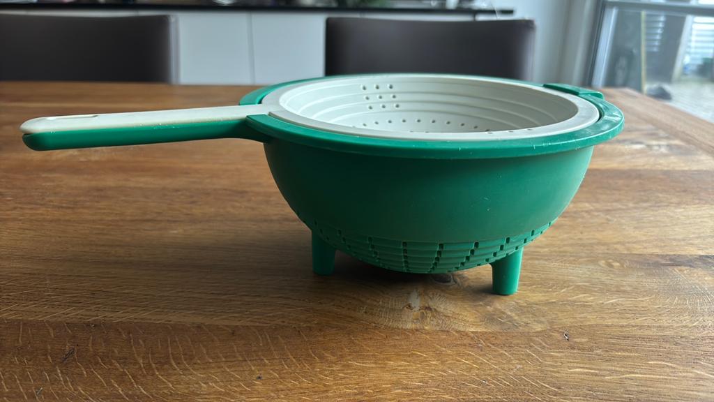 2 vergieten Tupperware;’(doos 54), Ophalen of Verzenden, Zo goed als nieuw