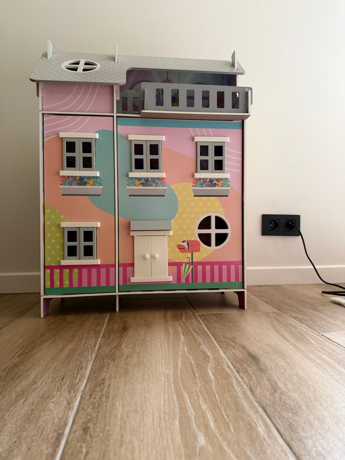 Poppenhuis met veel meubeltjes in perfecte staat, Ophalen, Zo goed als nieuw, Poppenhuis