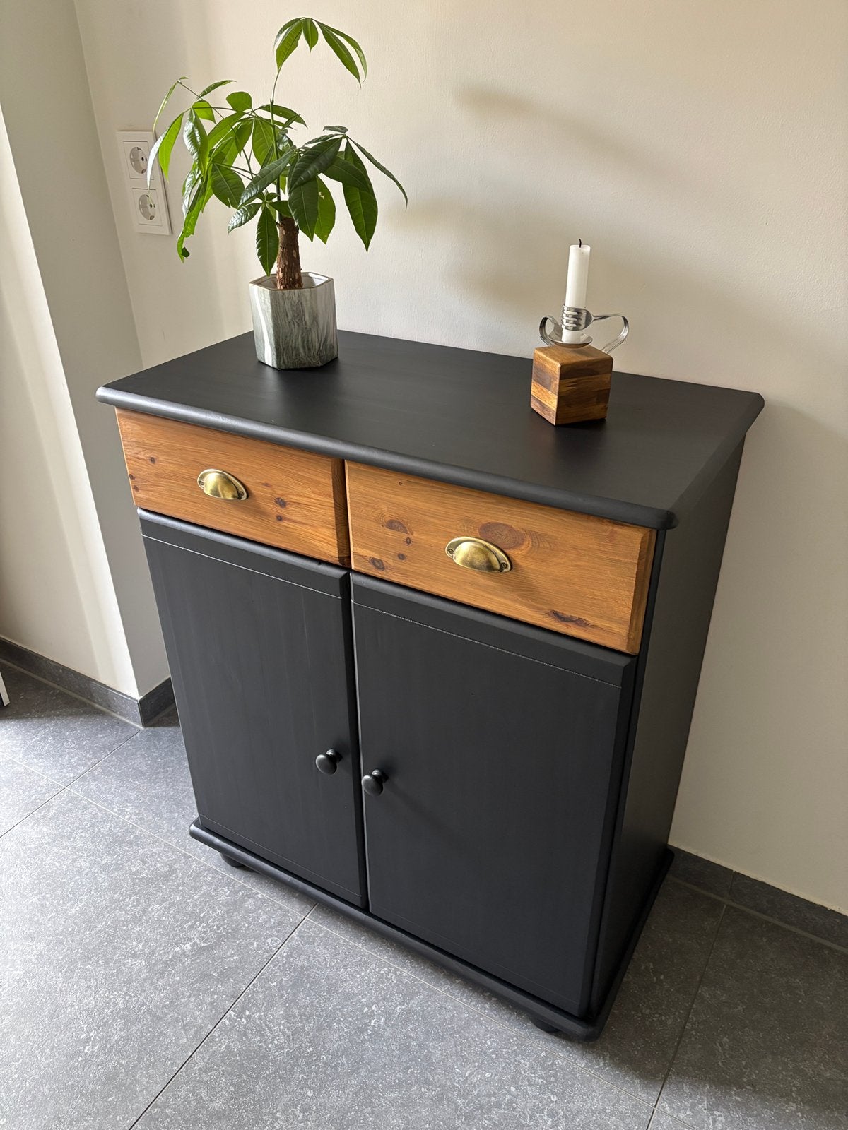 Armoire/buffet industriel - restylé en noir mat, Enlèvement, Utilisé