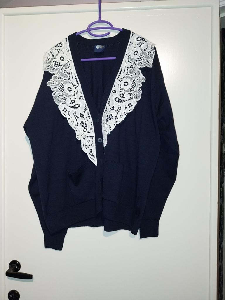 Zwarte cardigan met elegante kraag. Vintage/chique look., Kleding | Dames, Ophalen of Verzenden, Zwart