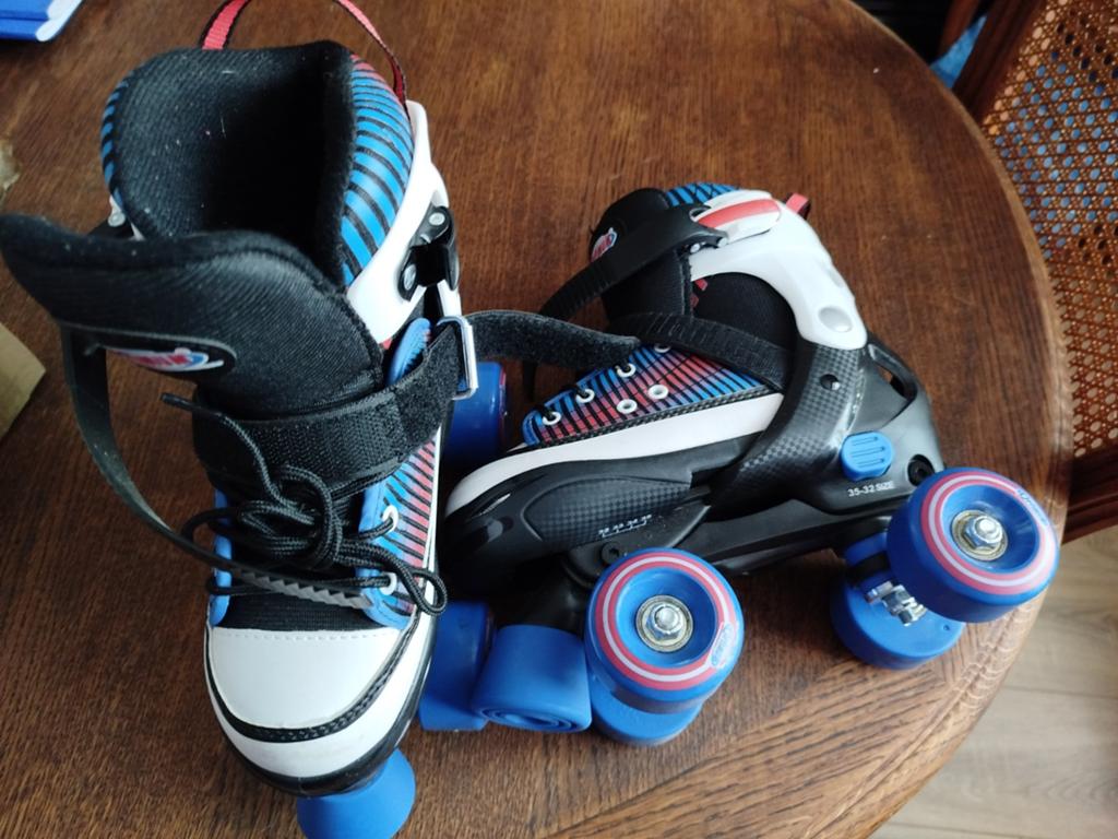 Patins à roulettes pointure 32/37 quasi neuf, Enlèvement ou Envoi