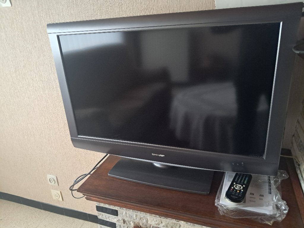 TV .... zonder of met DVD -en CD-speler, Ophalen, Gebruikt, Sharp