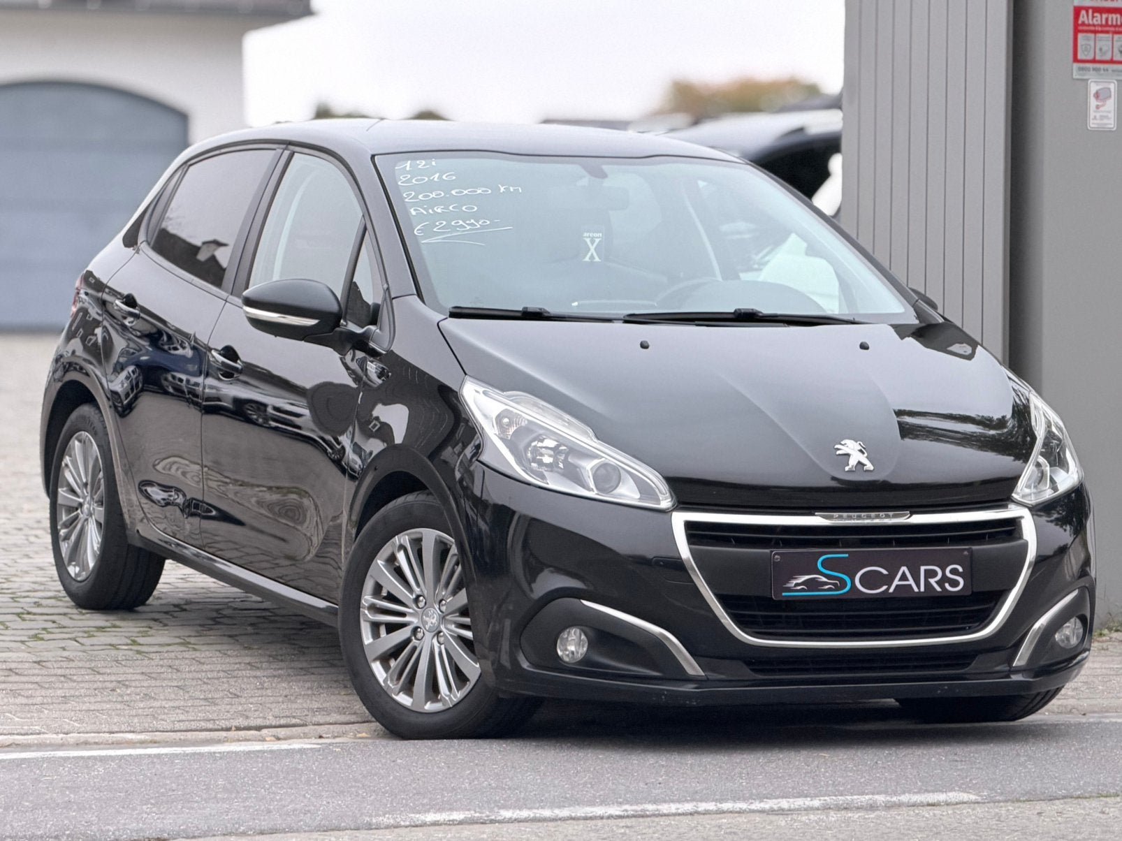 Peugeot 208 1.2i ** 2016 ** Navi ** Airco **, Voorwielaandrijving, Euro 6, https://public.car-pass.be/vhr/b04dbe75-743c-4d67-a1d9-0c1954562528