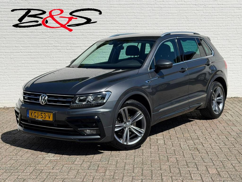 Volkswagen Tiguan 1.5 TSI ACT Highline R-Line Automaat Pdc V, Auto's, Volkswagen, Automaat, Navigatiesysteem, Bedrijf, Grijs