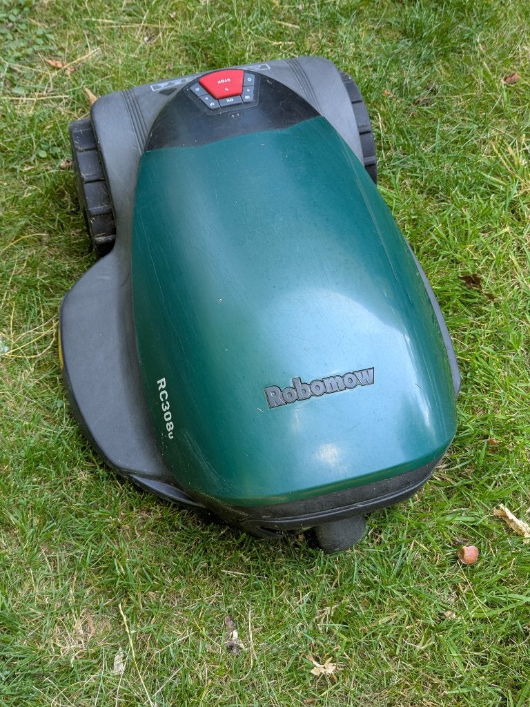 Robomow RC308u (defect maar met €300 nieuwe onderdelen), Tuin en Terras, Ophalen, Gebruikt, Bestuurbaar via app, Robomow