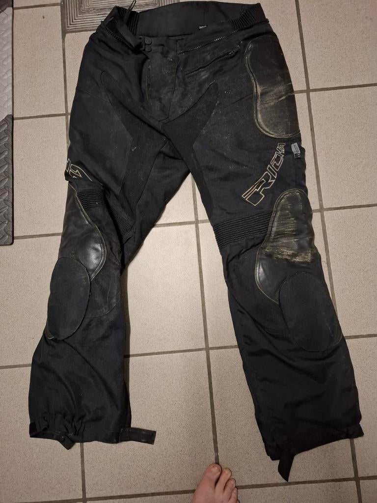 Motorbroek Richa L met valbeschermingstukken, Ophalen