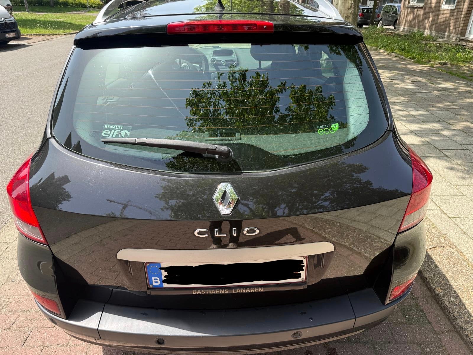 Renault Clio 1.2 essence avec 147 000 km en option complète , Capteur de stationnement, Boîte manuelle, Noir, 5 portes