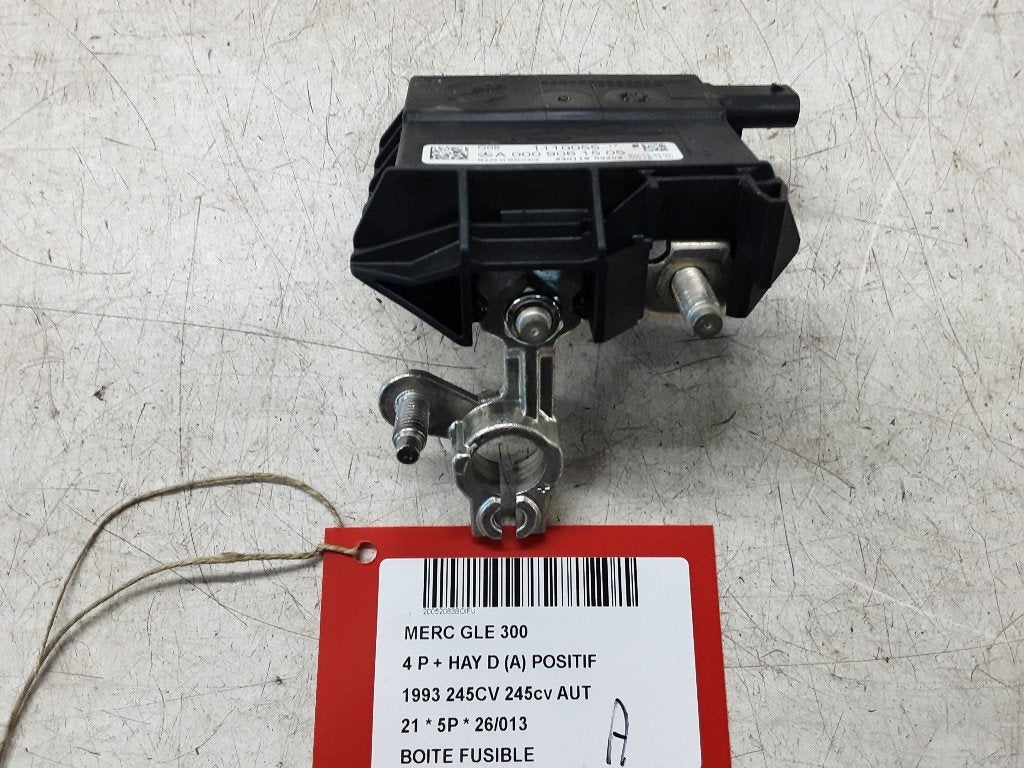 BOITIER FUSIBLES Mercedes-Benz GLE (V167) (A0009061505), Autos : Pièces & Accessoires, Mercedes-Benz, Mevr. I. Hauben, Utilisé
