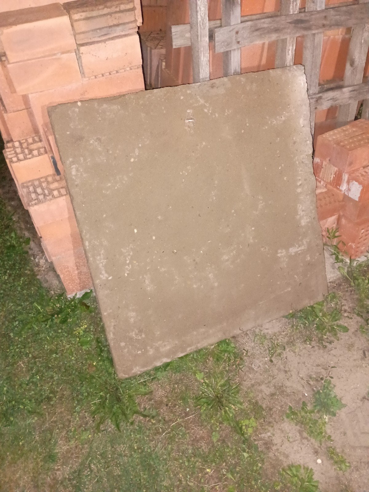 Betonnen putdeksel van 88 op 86cm, Ophalen