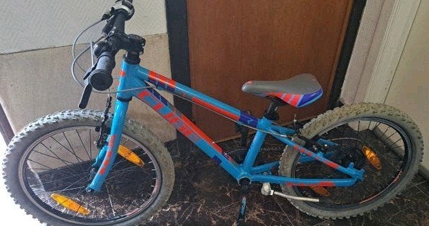 Cube modèle race 200 20 pouces 6 vitesses bon état générale, Utilisé