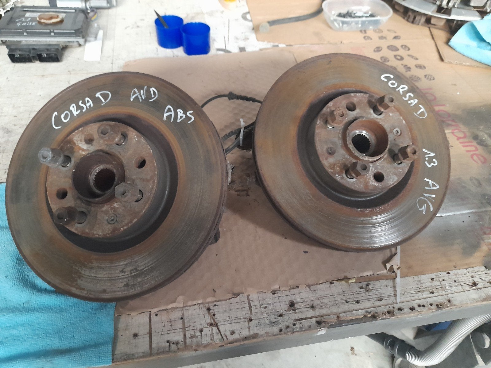 DIVERSES pièces OPEL CORSA D 1300 diesel // 5060 AUVELAIS, Enlèvement ou Envoi, Utilisé, Porte, Opel