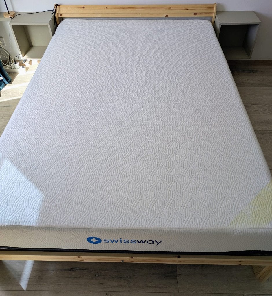 Bed met Swiss Way-matras, 140/200 (in perfecte staat), Ophalen, Tweepersoons, 140 cm, Zo goed als nieuw