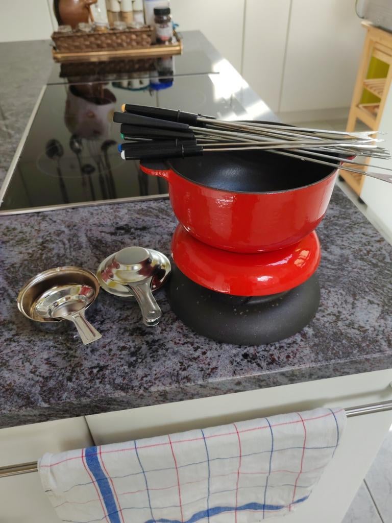 Service à fondue en fonte, Electroménager, Enlèvement, Neuf, Bougie chauffe-plat, Service à fondue
