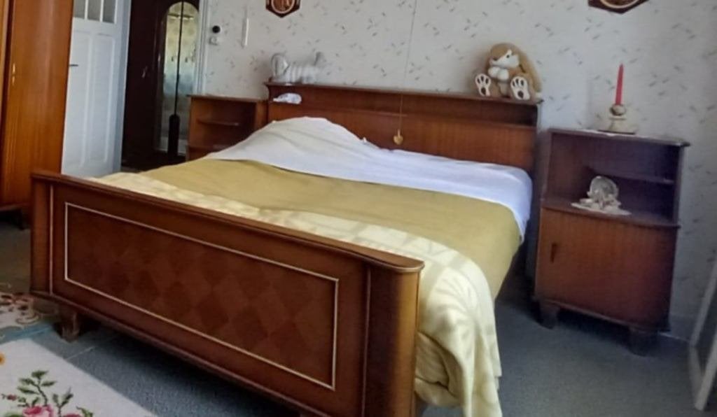 Klassiek houten tweepersoonsbed 140 cm + 2 nachtkastjes, Maison & Meubles, Queen size, 210 cm, Brun, Enlèvement