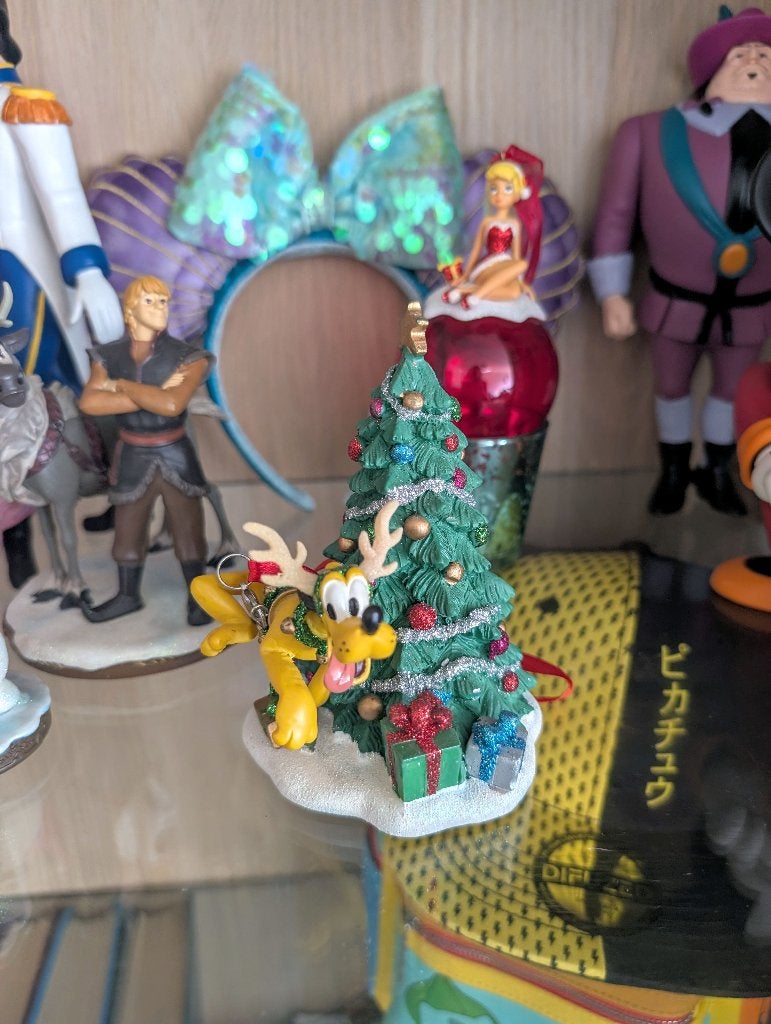 Disney beeld Pluto met kerstboom, Collections, Disney, Enlèvement ou Envoi, Dingo ou Pluto, Comme neuf, Statue ou Figurine