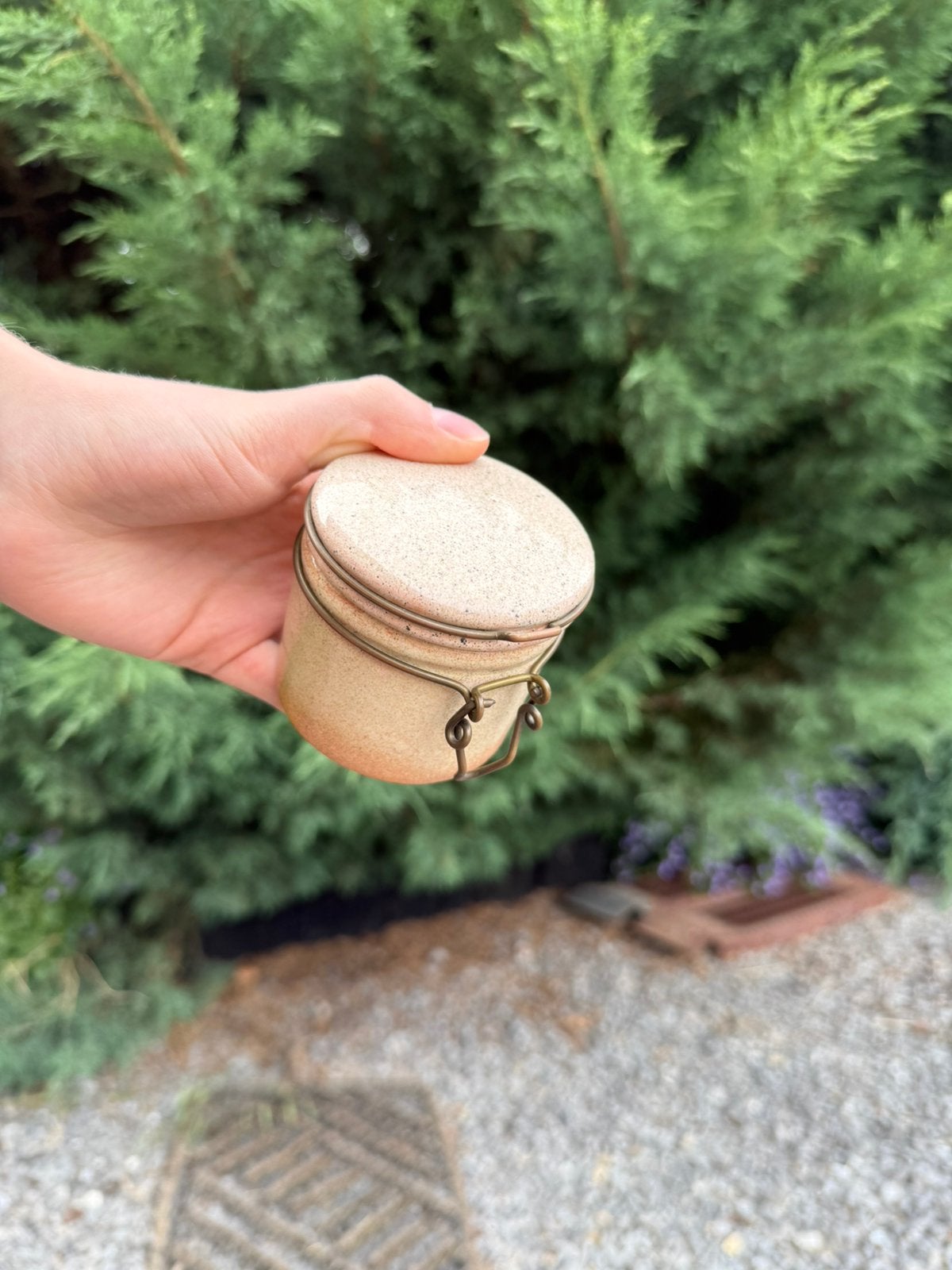 Petit pot en grès avec couvercle hermétique, Jardin & Terrasse, Moins de 25 cm, Rond, Utilisé, Intérieur