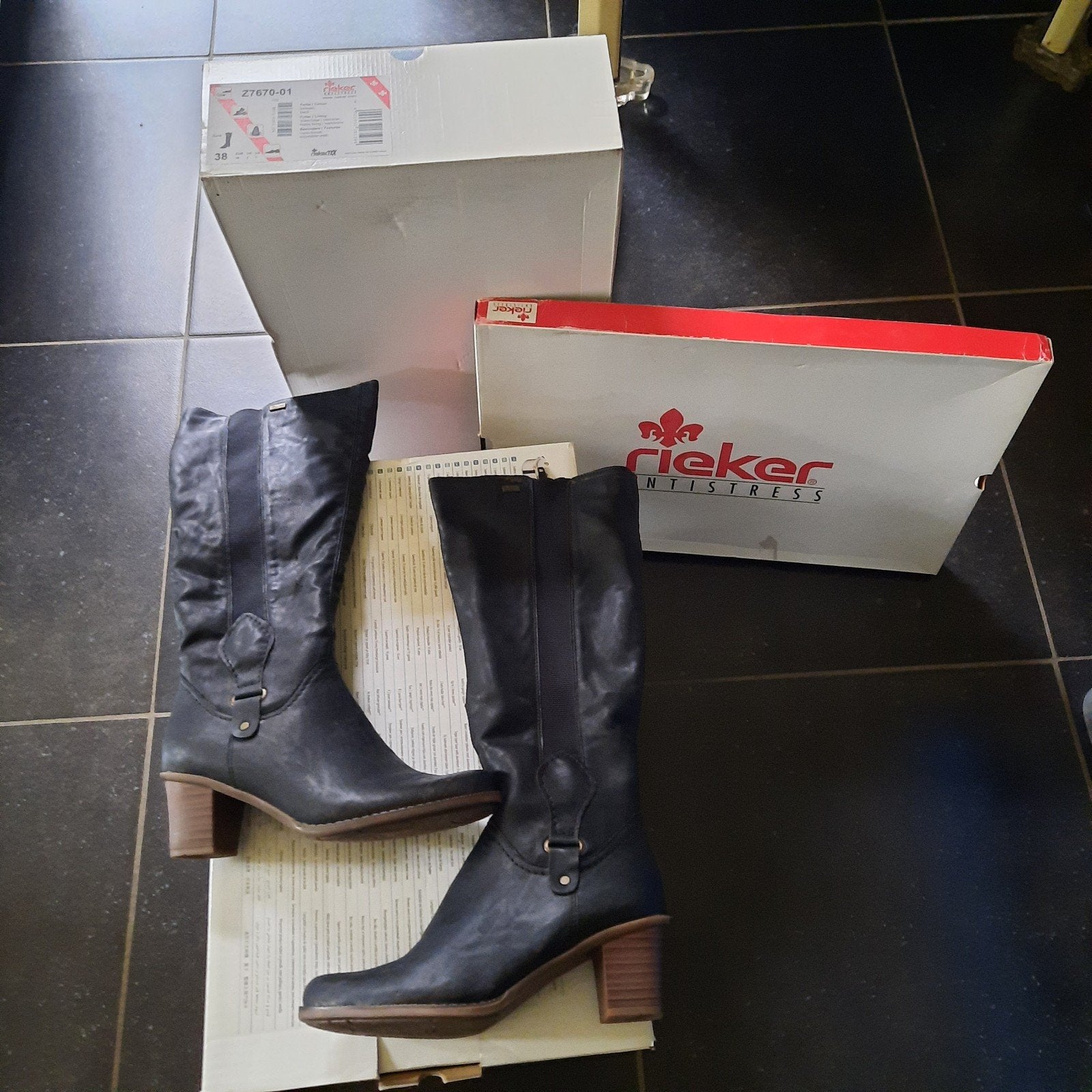 Bottes, RIEKER, comme neuves. Taille 38., Enlèvement ou Envoi, Comme neuf, Bottes hautes, Noir