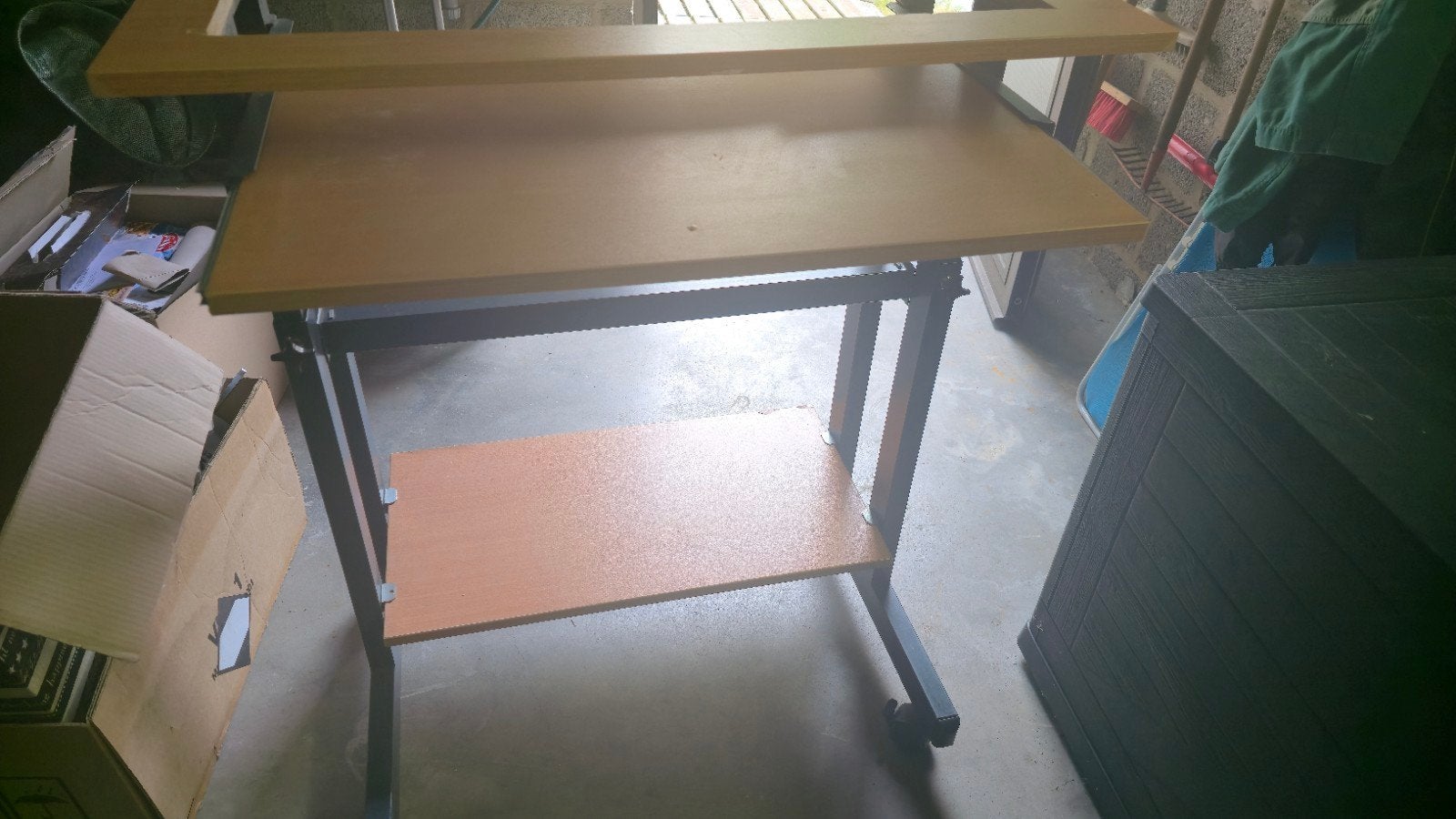 bureau tafeltje, Huis en Inrichting, Bureaus, Ophalen, In hoogte verstelbaar, Gebruikt