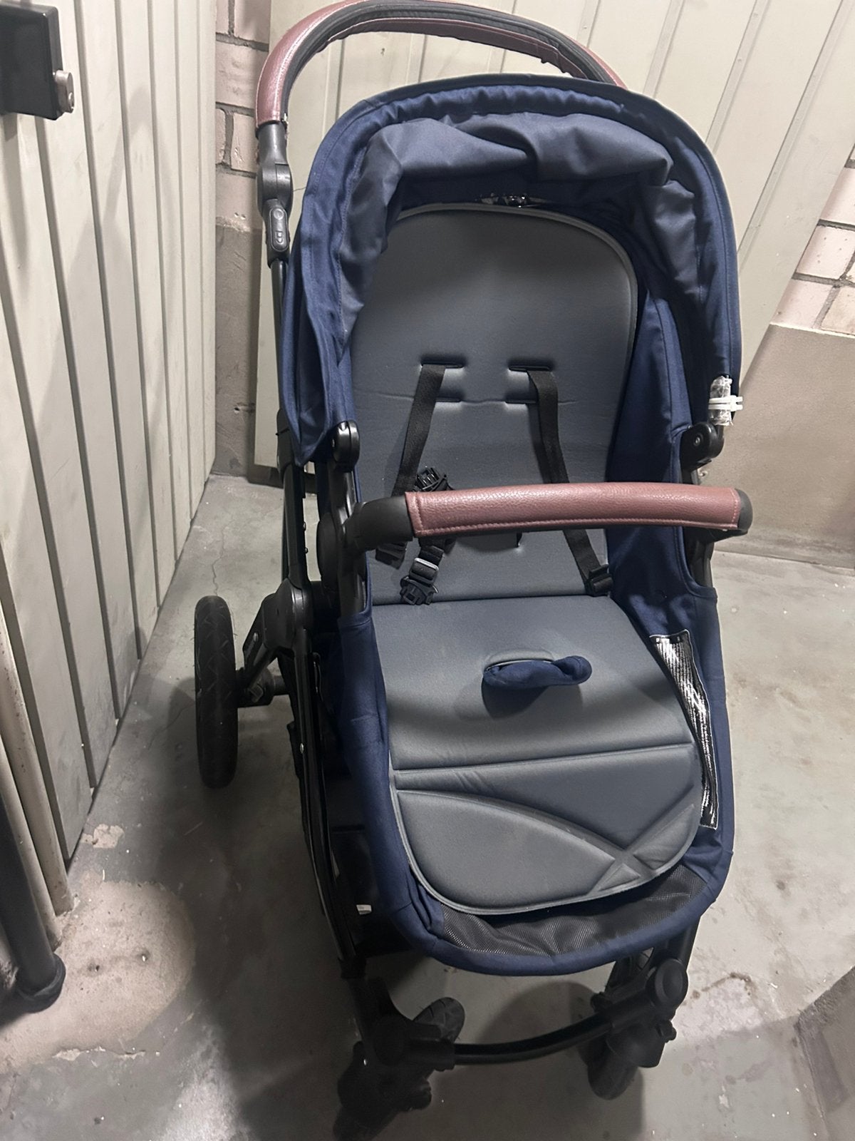 Kinderkraft Buggy met autostoel, Enfants & Bébés, Poussettes & Combinaisons, Autres marques, Enlèvement ou Envoi, Poussette combi