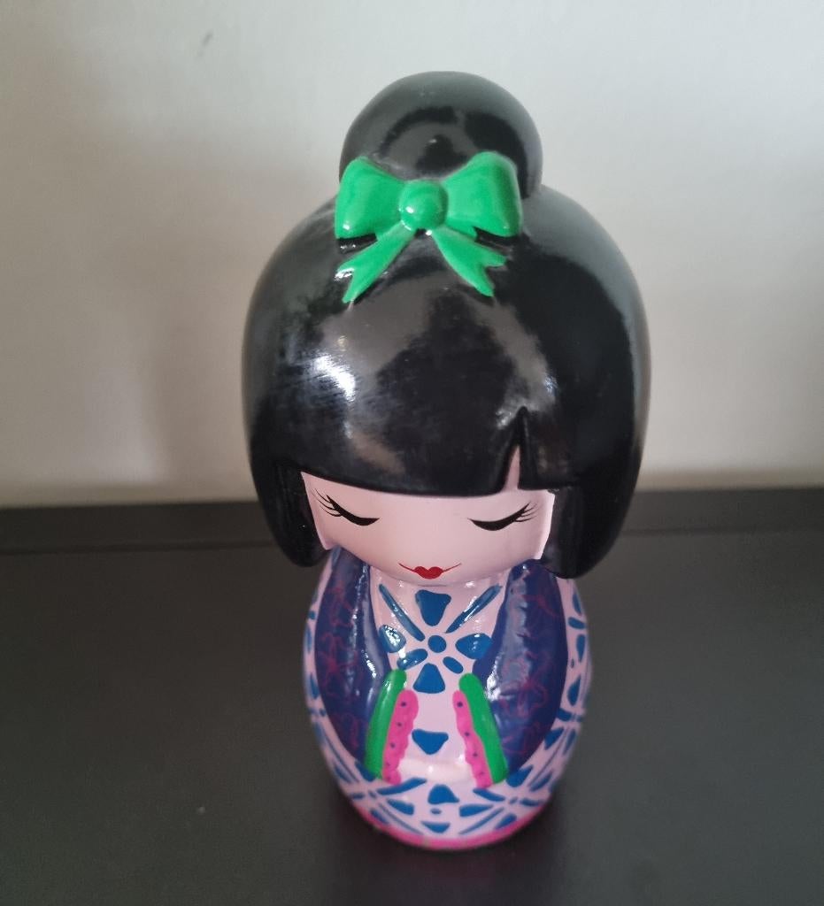 Leuke keramieken kokeshi spaarpot, Verzamelen, Verzenden, Gebruikt, Steen, Aardewerk of Keramiek, Overige thema's
