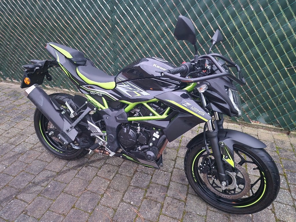 Kawasaki Z 125 performace 2021, Motoren, Occasion, Particulier, 125 cc, 11 kW of minder