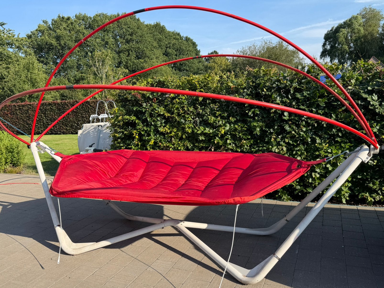 Hangmat met ritsbaar en kantelbaar afdak, Tuin en Terras, Ophalen, Zo goed als nieuw, Buiten, Met standaard