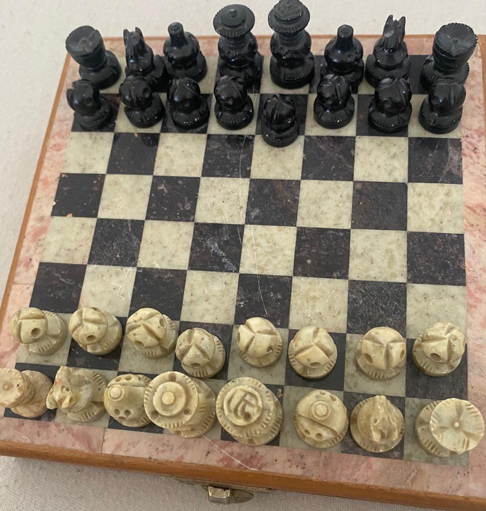 Schaakbord in onyx/marmer, Een of twee spelers, Ophalen of Verzenden, Zo goed als nieuw, Reisspel