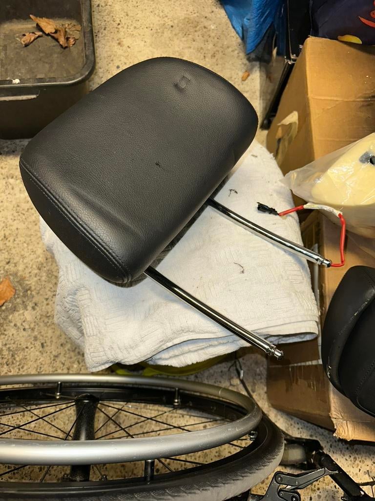 Appui-tête -cuir noir + BMW E70 E71 électrique, Autos : Pièces & Accessoires, Enlèvement ou Envoi, BMW