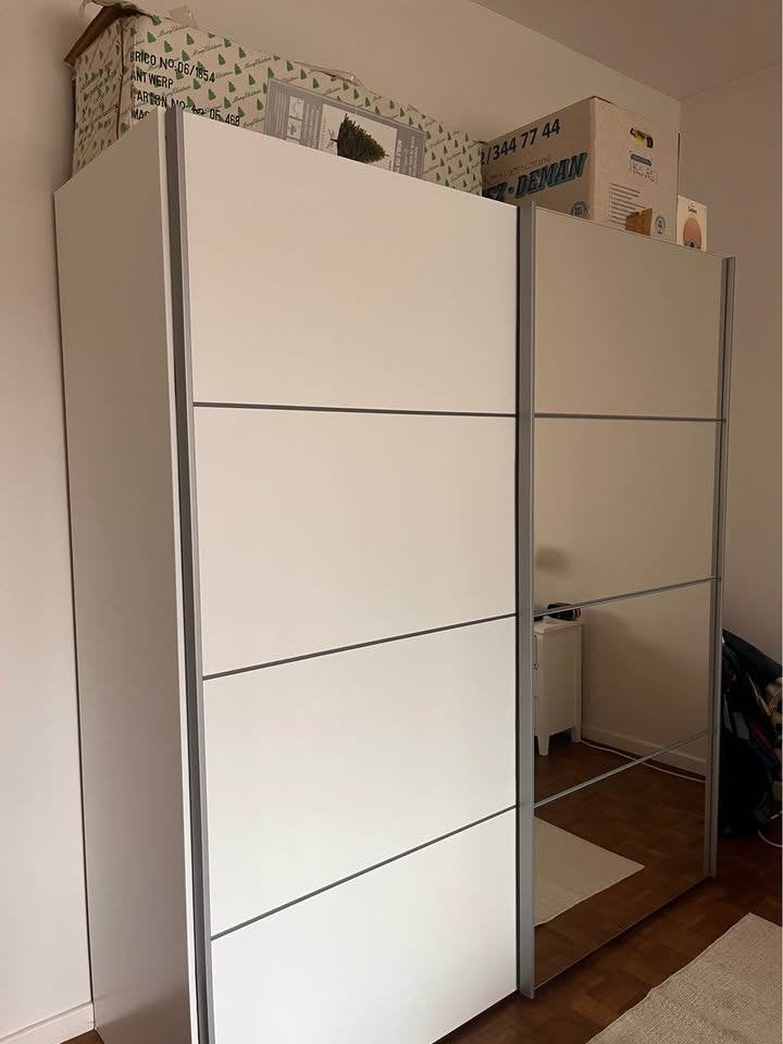 Kledingkast, Ophalen, Met deur(en), 150 tot 200 cm, Zo goed als nieuw