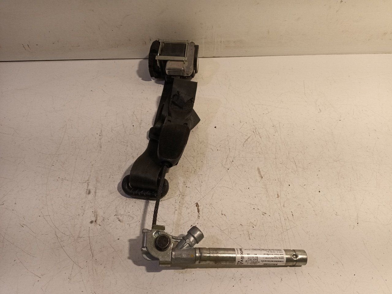 Veiligheidsgordel links voor Alfa Romeo MiTo, Onderdelen@venauto.nl, Van der Ven Autorecycling B.V., Gebruikt, Ettenseweg 76, 4706 PB Roosendaal, The Netherlands