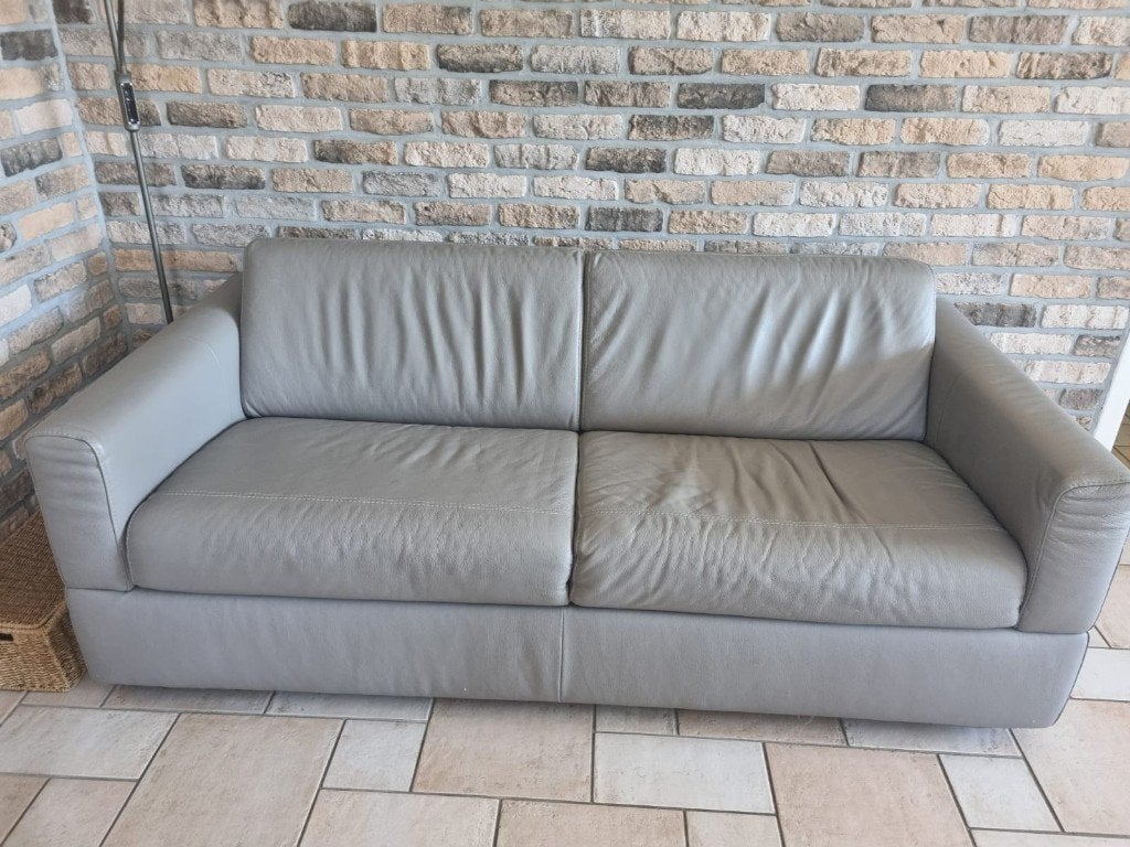 Zetel in leder met ingebouwd bed, Enlèvement, Utilisé, Trois personnes, Cuir