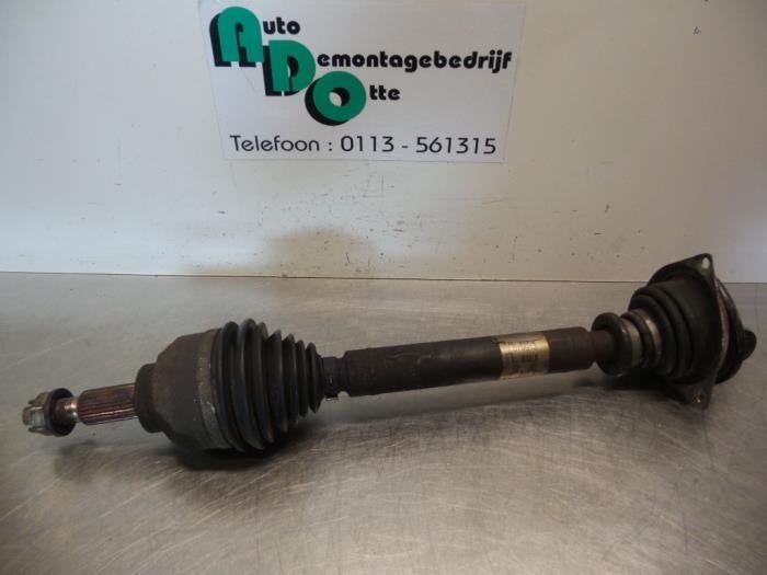 Arbre de transmission avant gauche d'un Renault Laguna (Lagu, Autos : Pièces & Accessoires, Freins & Transmission, Renault, Utilisé